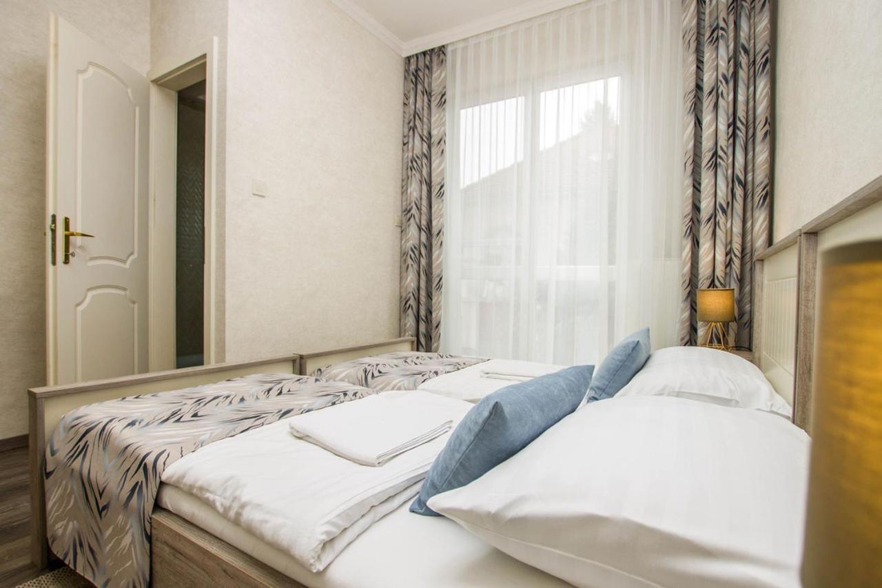 Jarja Panzio Hotel Hajduszoboszlo Bagian luar foto