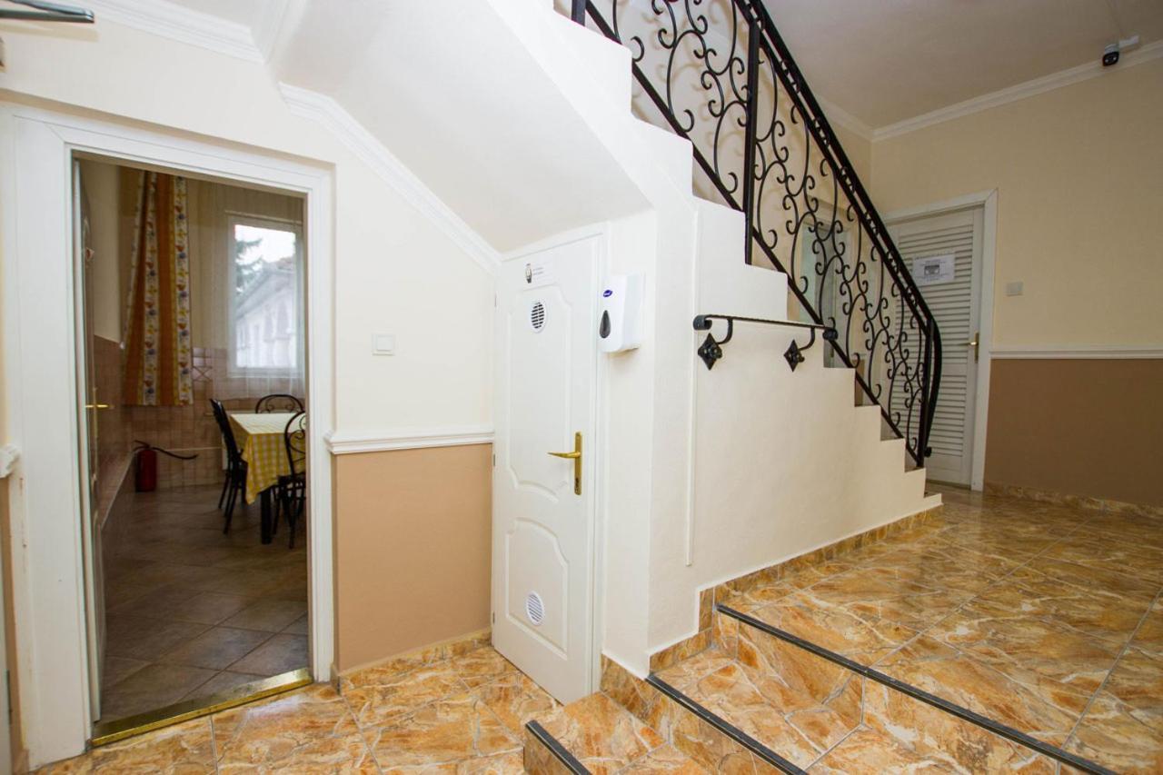 Jarja Panzio Hotel Hajduszoboszlo Bagian luar foto