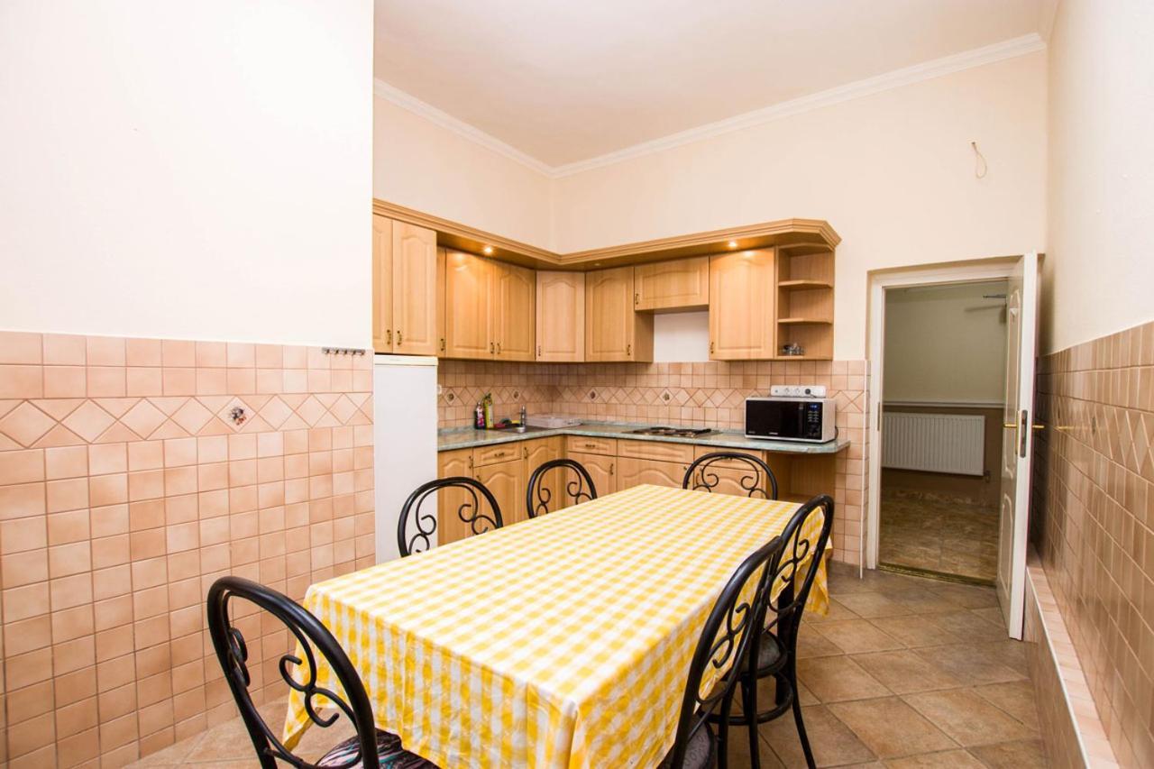 Jarja Panzio Hotel Hajduszoboszlo Bagian luar foto